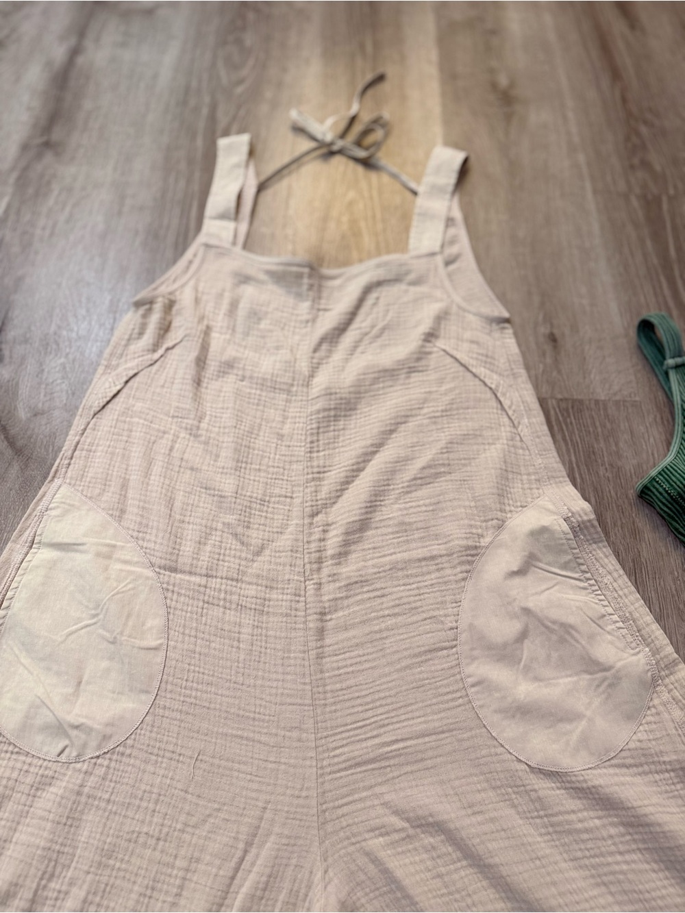Zenana Set - Beige Gauze Jumpsuit, and Green Brami - S/M/L - Picture 4 of 15